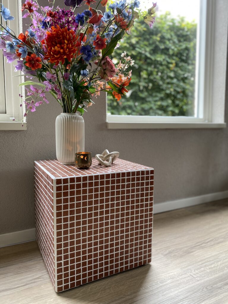 CUBO terracotta in woonkamer