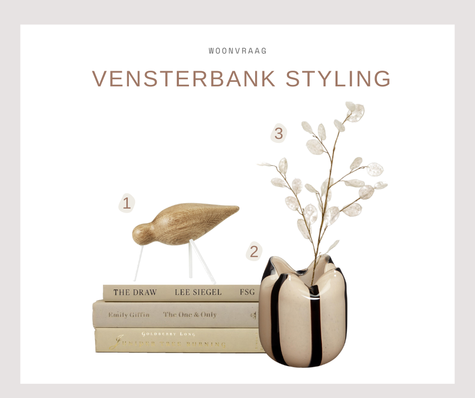 Vensterbank styling - vaas met takken en item op boeken